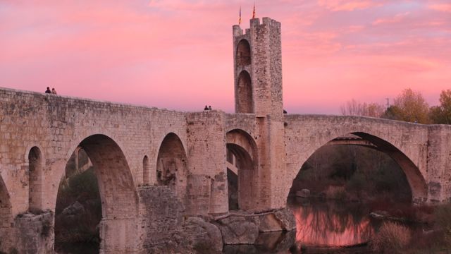 Besalú rosa